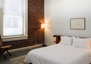 FRONTDESK Spacious 2 BR Apt in Downtown STL in Saint Louis
