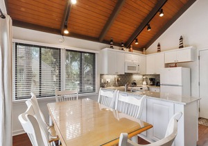 Night Heron 62- 3 bedroom 2 bath Cottage with Lagoon views