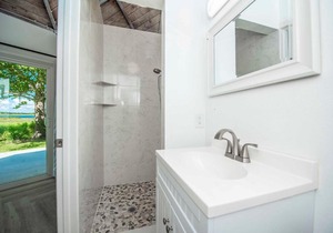 ROOM 04 - Lake Sumner in Clermont