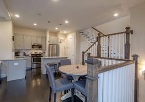 Stylish Home - Private Rooftop - Perfect Location