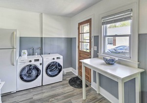 Sunny Bristol Home w/ Yard - Walk to Downtown