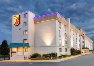 Super 8 by Wyndham Frederick in Frederick