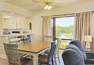 Townhouse Style Condo, Beach Access Across Road, Pool, Grilling Area, Elevator