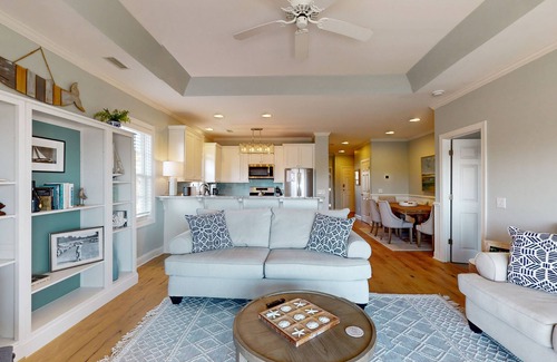 St. James Condo | 3rd-floor condo with marina & Intercoastal Waterway views, porch, W/D, & AC