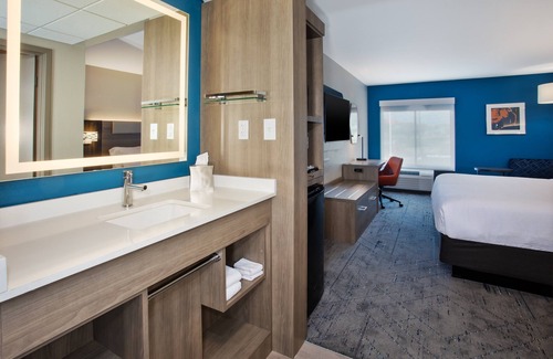 Kitty Hawk Hotel | Holiday Inn Express Kitty Hawk Outer Banks by IHG