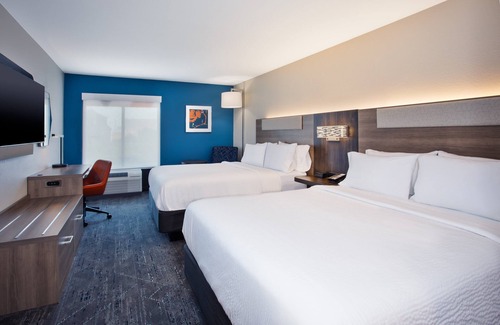 Kitty Hawk Hotel | Holiday Inn Express Kitty Hawk Outer Banks by IHG