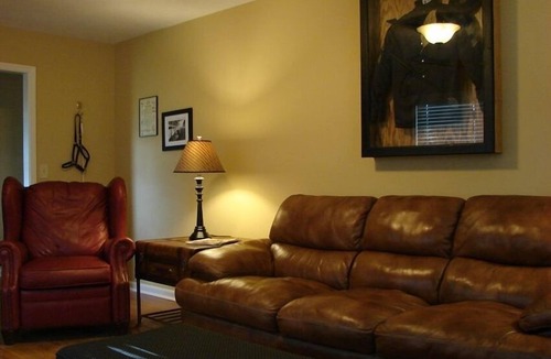 Lexington House | 1.5 Miles to Kentucky Horse Park Premise ID 12268400-1