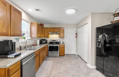 Georgetown House | 1 Exit to Horse Park/King Bed/Fenced Yard/