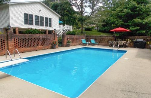 Hudson House | 1 Mi to Dtwn: Home w/Fire Pit & Deck in Hudson!
