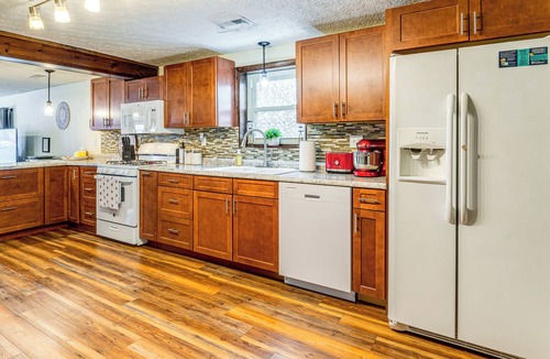 Bloomington House | 1 Mi to IU: Hoosier Home w/Fenced Yard & Fire Pit