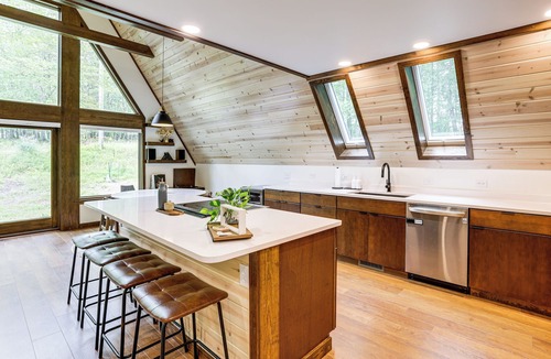 Alpine Lake House | 1 Mi to Resort Beach: Alpine Lake A-Frame!