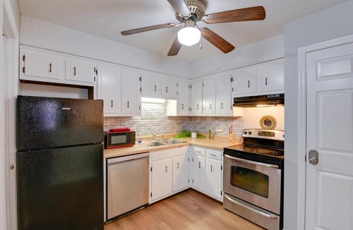 Music Row Apartment | < 1 Mi to Vanderbilt: Nashville Apt