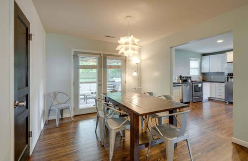Inglewood House | 1-Story Home, Fenced Yard, Grill, Firepit, Parking | Sleeps 10, Pet-Friendly, Smart TVs, 10 Mins to Nissan Stadium & Five Points, Cozy Bedrooms, Outdoor Fun, Perfect for Families & Groups