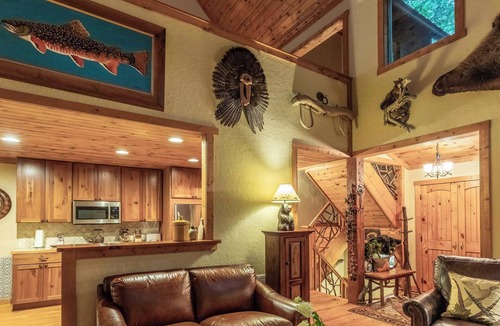 Cashiers Cabin | 10 Min to Downtown Cashiers | 5 Min to Silver Run