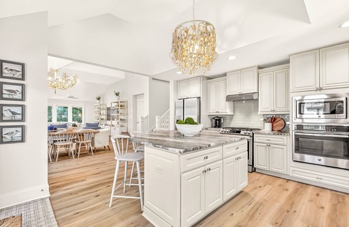 Oceanside House | 10 Wood Ibis: A NEW BESTNEST by Beverly Serral