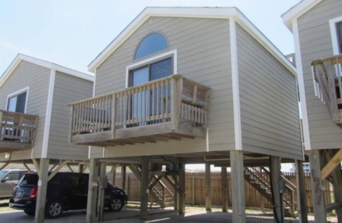 Hatteras Cabin | 11 Mystical Sundaze Studio Bedroom Condo by RedAwning