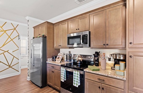 Athens House | 13 mins to Downtwn & Stadium - Game Room - Game Day