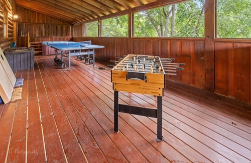 Sevierville Cabin | 161 m² Cabin ∙ 2 bedrooms ∙ 8 guests