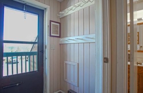 Edray Condo | 1Br: Studio Loft Ridgewood 59 Wood Fireplace, Washer and Dryer Full Kitchen