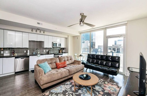 Charlotte Center City Apartment | 1BR Uptown Charlotte Furnished Apartments by RedAwning