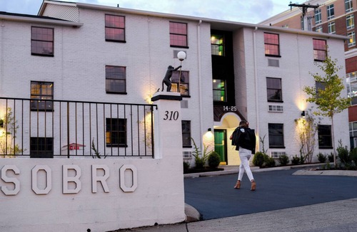Rutledge Hill House | 2 Blocks to Broadway | 1BDR King Suite | SoBro