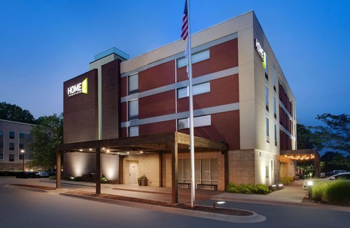 Executive Park Apartment | 2 Connecting Suites at a Hotel