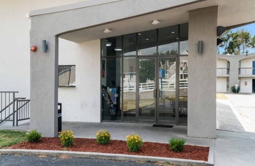 Lexington Apartment | 2 Full Beds | Non-Smoking, Micfridge