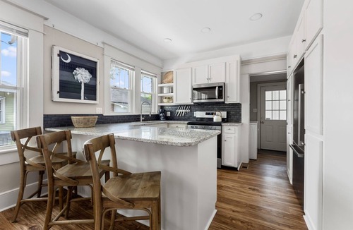 Earlewood House | 2 King Suites w/Private Baths | Near USC & Ft. Jackson