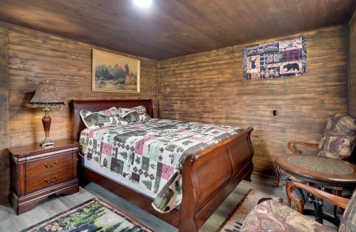 Townsend House | 2 Mi to Nat'l Park: Riverside Smoky Mtn Cabin!