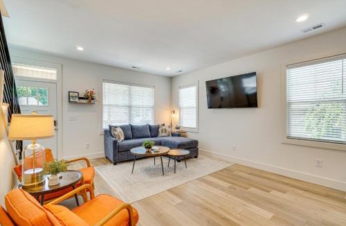 Knoxville House | 2 Mi to UT: Modern Retreat w/Covered Porch