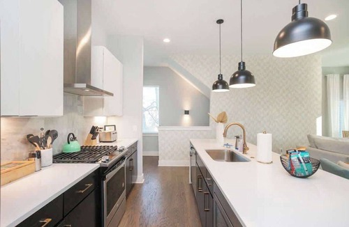 Buena Vista House | 2 Side by Side Homes with Rooftops -Sleeps 24