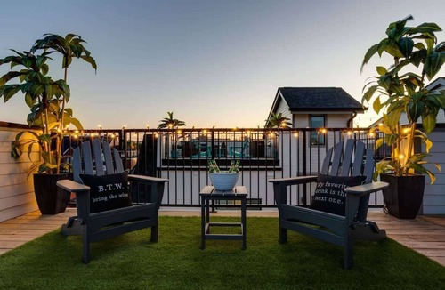 Buena Vista House | 2 Side by Side Homes with Rooftops -Sleeps 24