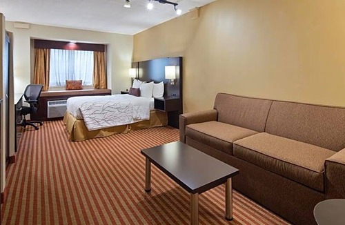 Charleston Hotel | 2-Star Hotel ∙ Best Western Patriots Point