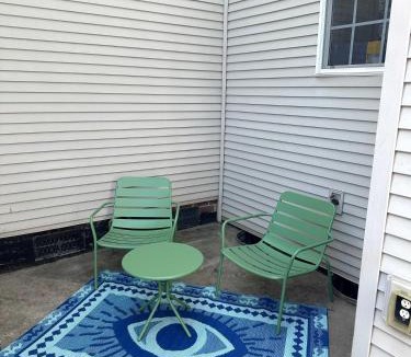 Cornelius House | 21-322 Pine Street - Cozy Corner Oasis