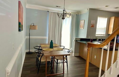 Cornelius House | 21-322 Pine Street - Cozy Corner Oasis
