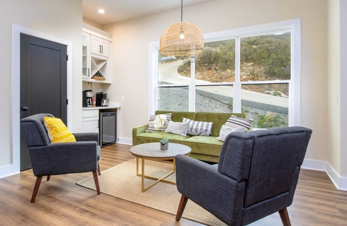 Speedwell House | 25% late summer discount! Lakefront | 2 slip covered dock | Hot tub |