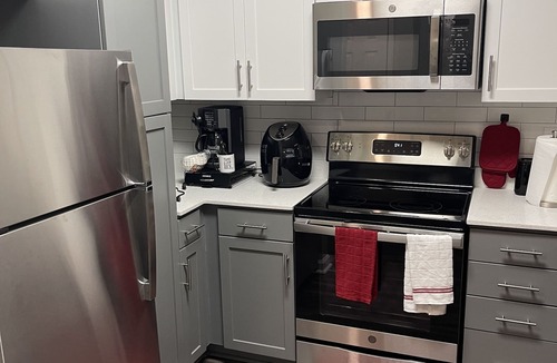 Brookwood Apartment | 26th Street Hideaway!