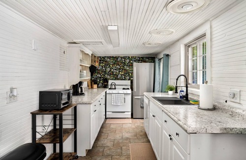 Arthur Ski Chalet | 2BR chalet w/hot tub, porch & refreshing views