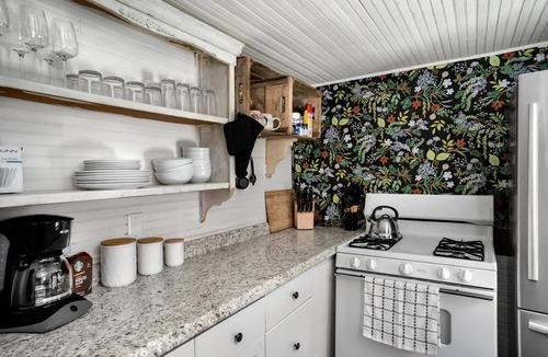 Arthur Ski Chalet | 2BR chalet w/hot tub, porch & refreshing views