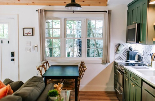 Rivers Edge Cabin | 2BR Riverside Escape | Hot Tub · Fire Pit · Loft