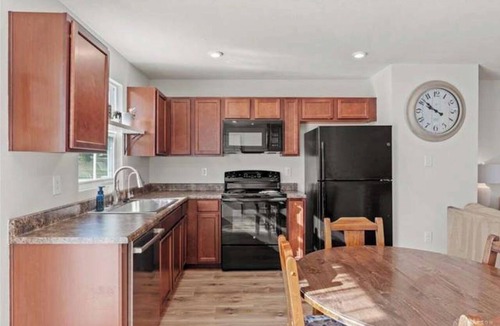 Xenia House | 3-bedroom 2.5 bath house in delightful Xenia, Near Dayton & WPAFB