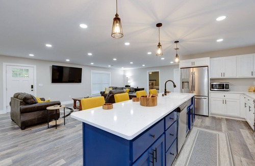 Vienna House | 3 bedroom 2 bathroom home on 14 acres in a peaceful, relaxing setting.