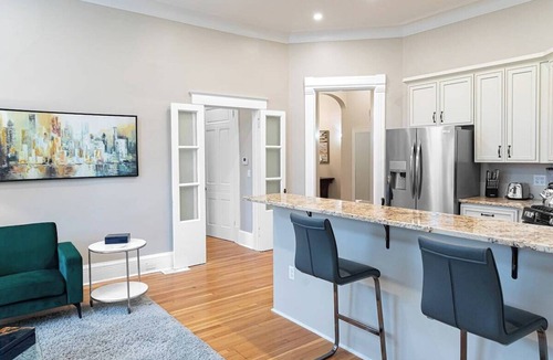 Walnut Hills Apartment | 3 Bedrooms with 2 full baths