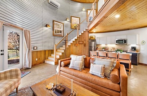 Lookout Valley Neighborhood Association Cabin | 3 Silos, Sleeps 12 - Chattanooga - Hot Tubs