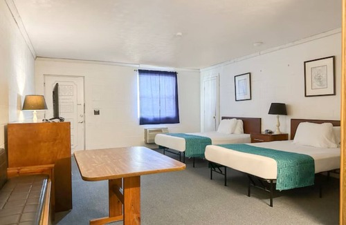 Spencer Hotel | 3 Units | Great for Family Trips | Modern Stay & Scenic Tennessee Views