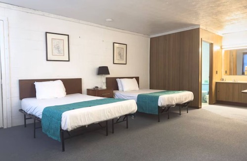 Spencer Hotel | 3 Units | Great for Family Trips | Modern Stay & Scenic Tennessee Views