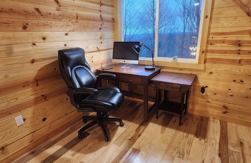 Huttonsville Cabin | 3700ft Off-Grid Solar Cabin in Kumbrabow Forest w/Fireplace & Stars