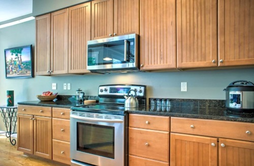 Kenilworth House | 3BR/2.5BA - 1,777 sq ft - Fully Furnished, Pet-Friendly, Deluxe Amenities