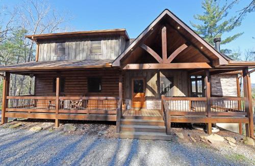 Blue Ridge House | 3BR Luxury Cabin Hot Tub, Game Room & Views