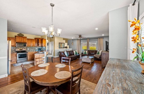 Kodak House | 3BR w/Hot Tub + Grill + Games | Great Location!